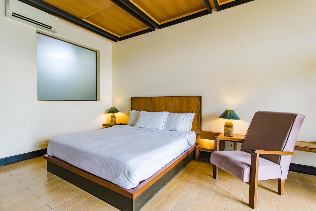 The Park - Silang Hotel Exterior photo