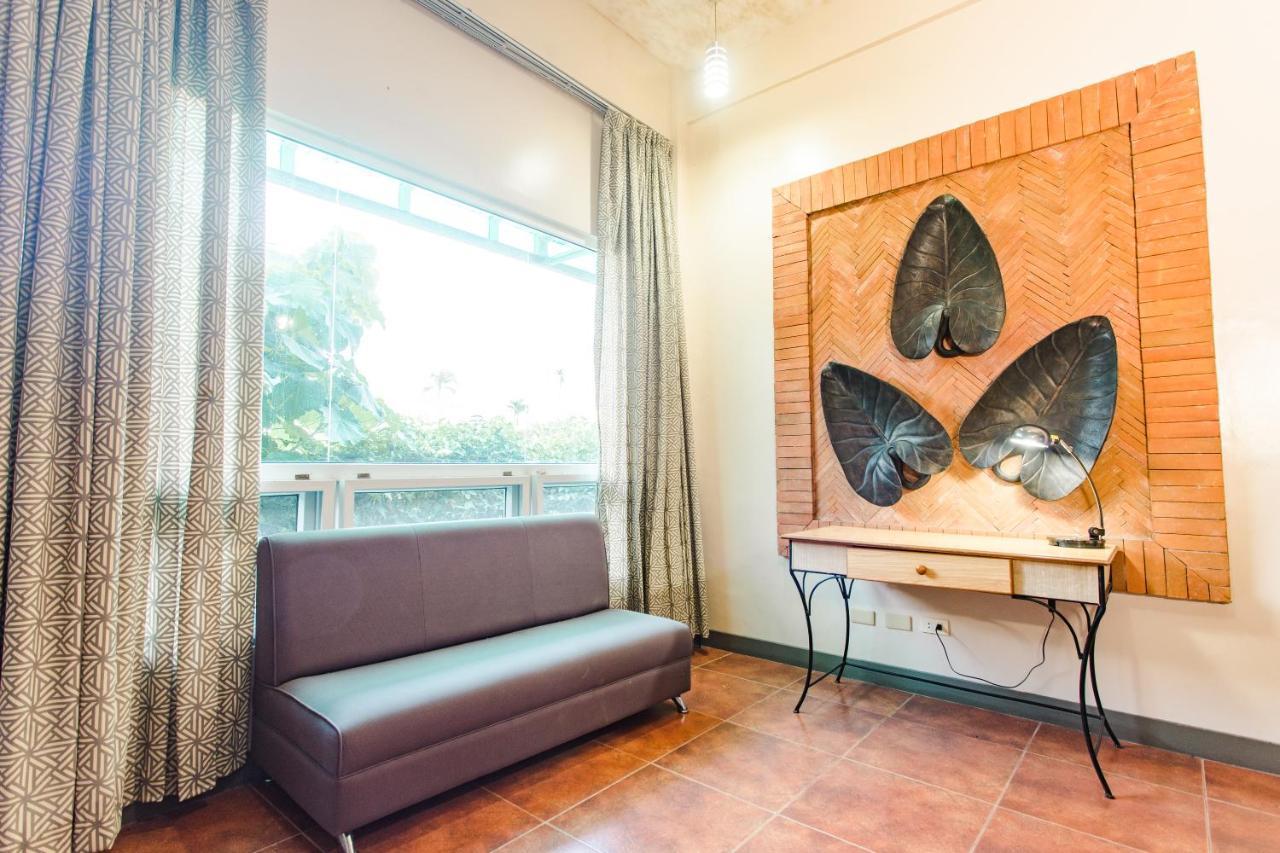 The Park - Silang Hotel Exterior photo